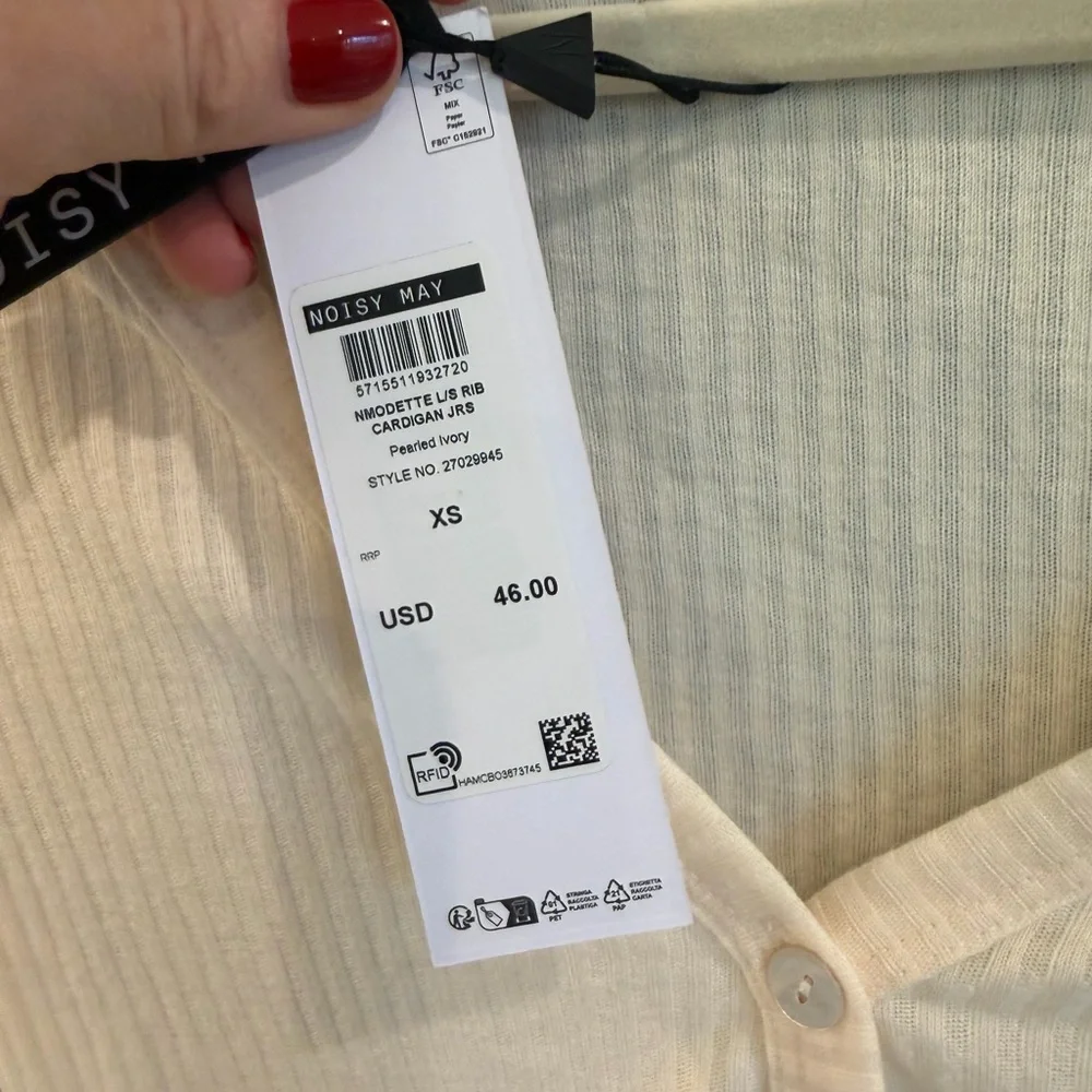 Cream Ribbed V-Neck Button-Up Top - Picture 3 of 3